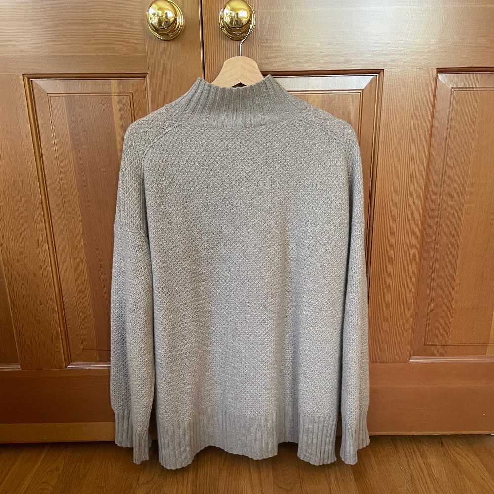 Everlane oversized stoopwafel turtleneck recashmere